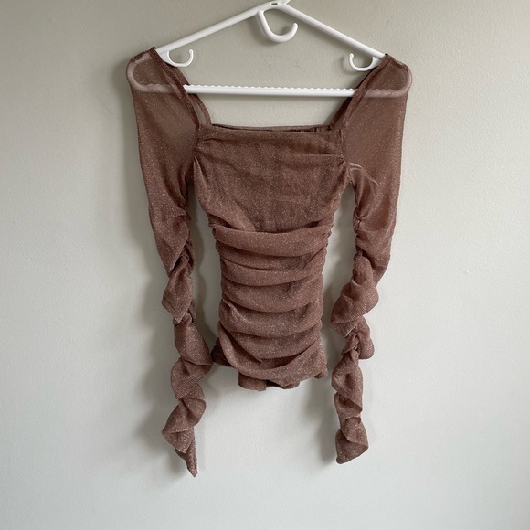 NUDE SILVER METALLIC LAME LONG RUCHED SLEEVE TOP LINED SHEER CROP STRETCH - Picture 4 of 10